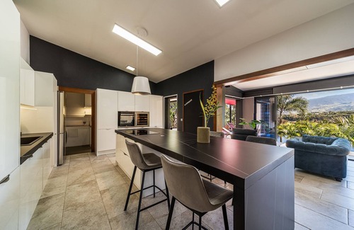 Ravine des Cabris Villa | Villa Avec Piscine, Proximité Immédiate Mer/montagnes. Idéal Pour les Familles