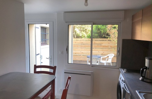 Saint-Nazaire Apartment | Villa Aziliz - Studio vue sur Patio sur Jardin