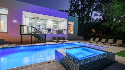 Edgewood House | Villa Azul Luxe Retreat
