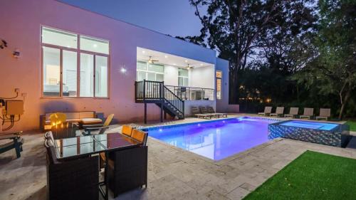 Edgewood House | Villa Azul Luxe Retreat