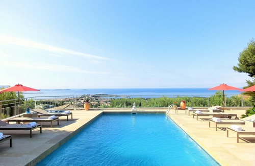 Bandol Villa | Villa Azur Golf 5*, sea view, quiet, close city center, air conditioning, WIFI