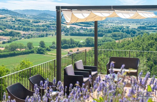 Bivio Lugnano Villa | Villa Badia, spacious villa with private infinity pool