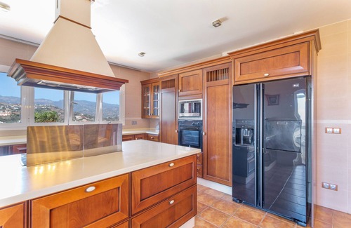 Santa Brigida Apartment | 'Villa bandama golf Tejeda-07' with sea views, Wi-Fi and air conditioning