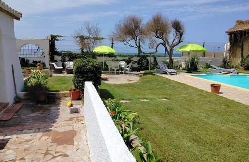 Sidi Fredj Villa | Villa beach access pool
