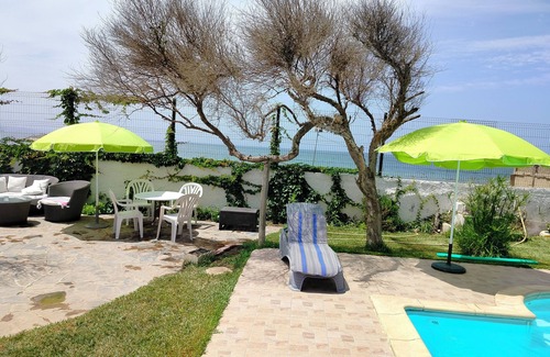 Sidi Fredj Villa | Villa beach access pool