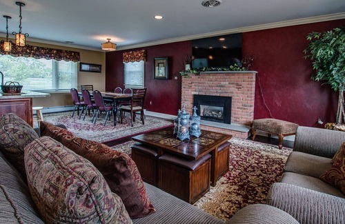 Valois House | Villa Bellangelo on the Seneca Lake wine trail