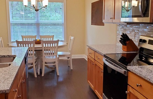 Holiday Island House | Villa Belle on the Lake. Close to Eureka Springs