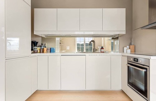 Bergenhus House | Villa Bellevue Hot Tub x EV Parking x Views