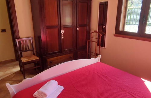 Altavilla Milicia Villa | Villa Belvedere di Altavilla with Pool and Near The Sea