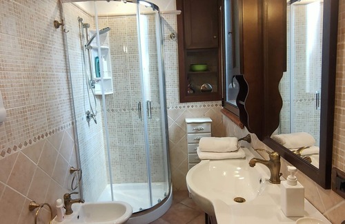 Altavilla Milicia Villa | Villa Belvedere di Altavilla with Pool and Near The Sea