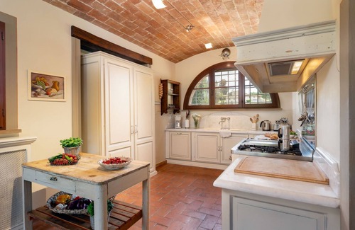 Gambassi Terme Villa | Villa Bernardone - Six Bedroom Villa, Sleeps 14