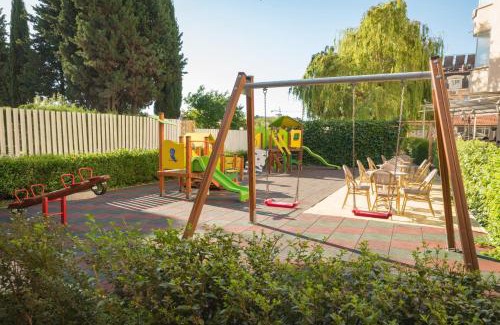 Saints Constantine and Helena Hotel | Villa Aurora