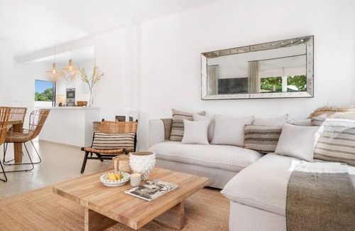 Binibeca Villa | Villa Bini Ezolea