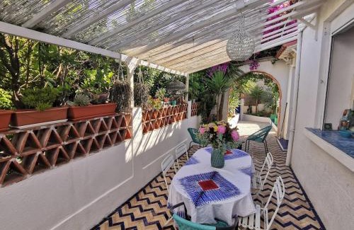 Bompard Villa | Villa Bleue au Roucas Blanc - Piscine & Mer - du samedi au samedi