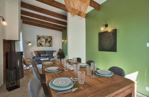 Corbara Villa | Villa bodri, maison en pierre avec vue mer et piscine chauffée