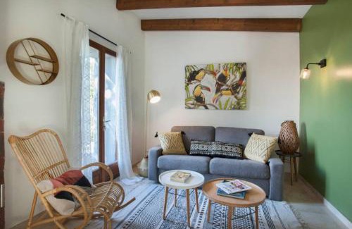 Corbara Villa | Villa bodri, maison en pierre avec vue mer et piscine chauffée