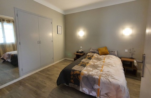 Thuir House | Villa Boune