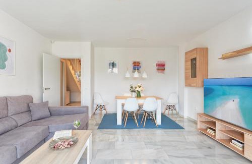 Torre de Benagalbon House | VILLA by the beach. Pool, Priv Parking and Golf