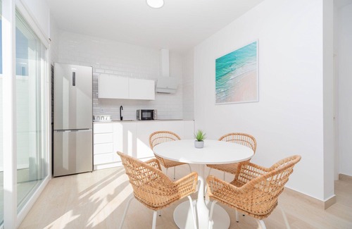 Chiclana de la Frontera House | Villa 'Cristina' with Private Pool, Wi-Fi and Air Conditioning