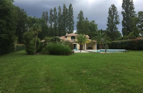 Saint-Martin-de-Seignanx Villa | Villa calme avec piscine entre Pays Basque et Sud Landes