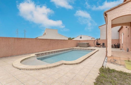 Perpignan Villa | Villa 'Calm and Tranquility' with Private Terrace, Private Garden and Air Conditioning
