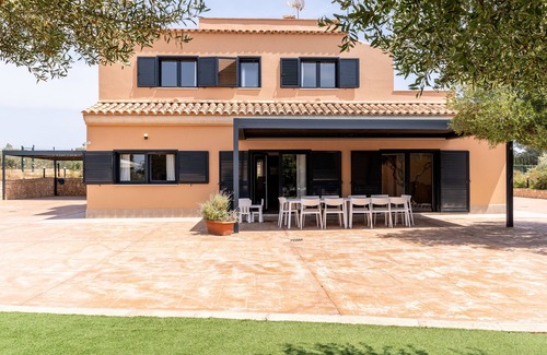 l'Aranjassa Villa | Villa 'Can Bellmunt' with Pool, Garden, Terrace & Wi-Fi