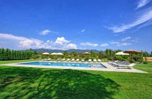 Le Piazze Villa | Villa Cangeli by PosarelliVillas
