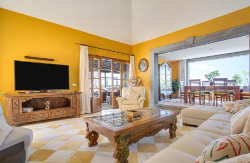 Montana Roja Villa | Villa Capricho
