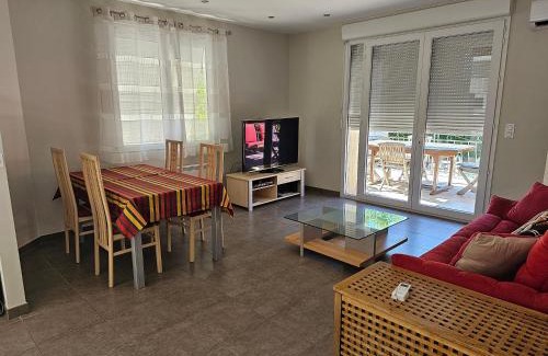 Saint-Quentin-la-Poterie House | Villa Caramel