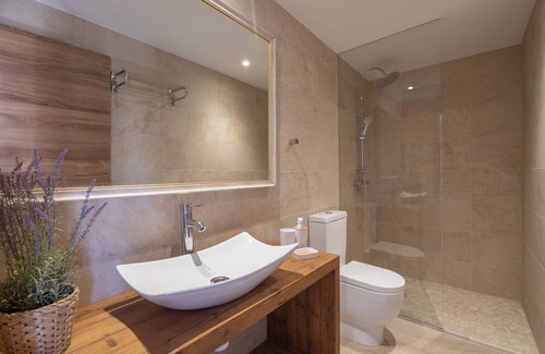 Santa Maria del Cami Villa | Villa 'Cas Metge Matas' with Private Pool, Wi-Fi and Air Conditioning