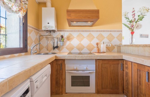 Campano House | Villa "Casa Layda" for Families with Outdoor Pool, Wi-Fi and Air Conditioning