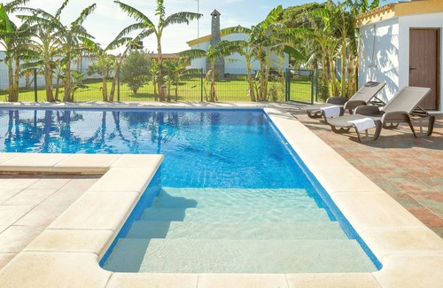 Campano House | Villa "Casa Layda" for Families with Outdoor Pool, Wi-Fi and Air Conditioning