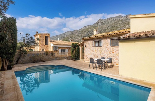 Cala San Vicente Villa | Villa "Casa Isabel & Mateo" close to the Beach with Pool, Garden & Wi-Fi