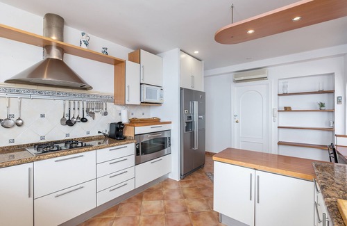 Salobrena Villa | Villa 'Casa Naranjita' with Sea View, Wi-Fi and Heated Pool