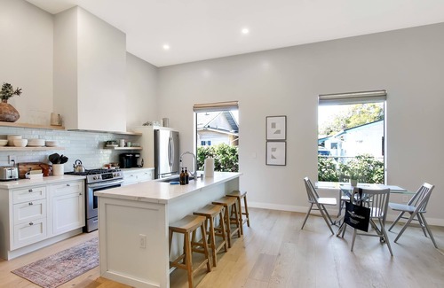 Santa Barbara Villa | Villa Castillo 5 - Dog Friendly, Immaculate villa steps to downtown with central A/C