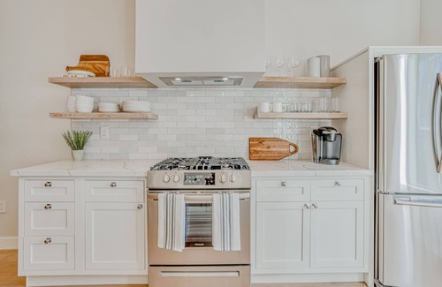 Santa Barbara Villa | Villa Castillo 5 - Dog Friendly, Immaculate villa steps to downtown with central A/C