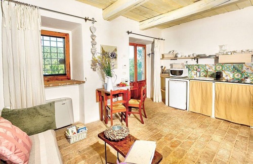 Umbertide House | Villa Cenobio C: A characteristic and welcoming studio apartment made of stone, with Free WI-FI.