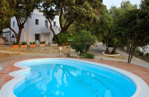 Ubrique Villa | Villa 'Chalet Rural Los 20 Pilares' with Mountain View, Wi-Fi and Air Conditioning