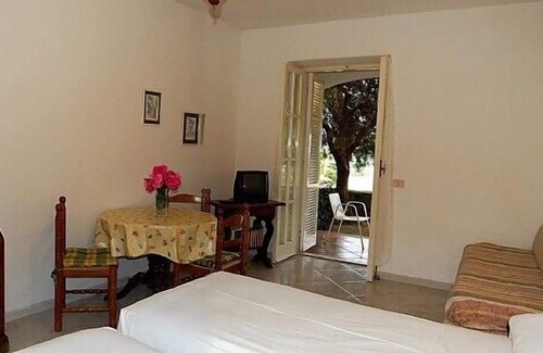 Casamicciola Terme House | Villa Chiaretta A, fully refundable with voucher*: A spacious one-story studio apartment located on a hillside, facing the sea.
