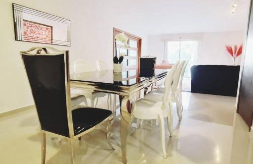 Punta Cancun Villa | VILLA CHLOE. Modern 4 rooms house with pool