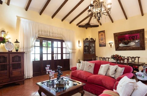 Villa de Arico House | VILLA CHRISTINE. HEATED POOL
