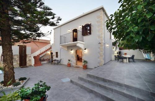 Tzitzifes Villa | Villa Christini a luxury villa with amazing views