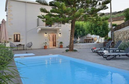 Tzitzifes Villa | Villa Christini a luxury villa with amazing views
