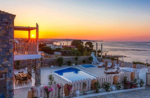Hersonissos Centre Villa | Villa Chrysa by Villa Plus