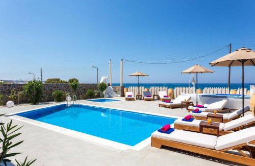 Hersonissos Centre Villa | Villa Chrysa by Villa Plus
