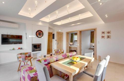 Hersonissos Centre Villa | Villa Chrysa by Villa Plus