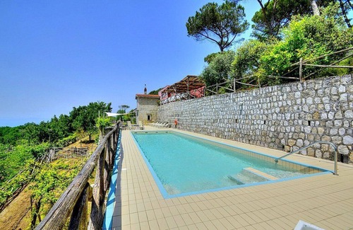 Sorrento Villa | Villa Cibele: An elegant and welcoming three-story villa in a quiet position, located on a hillside above the sea, with Free WI-FI.