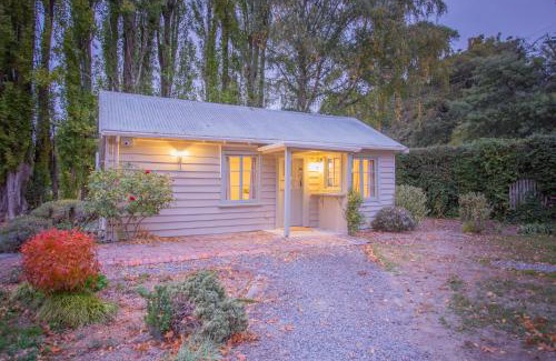 Christchurch Villa | Villa City Break for couples 27 mins CHC Airport