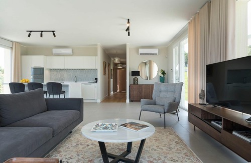 Noto Villa | Villa Colleverde - Modern vacation villa with private pool in the south of Sicily