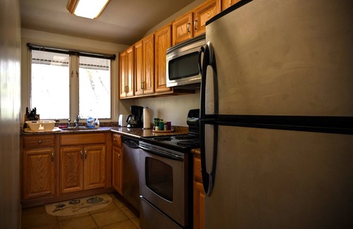 Lake Geneva Condo | Villa Como at Interlaken |Short Walk to Beach |Pool |Gas Fireplace |Ski at Alpine or Grand Geneva